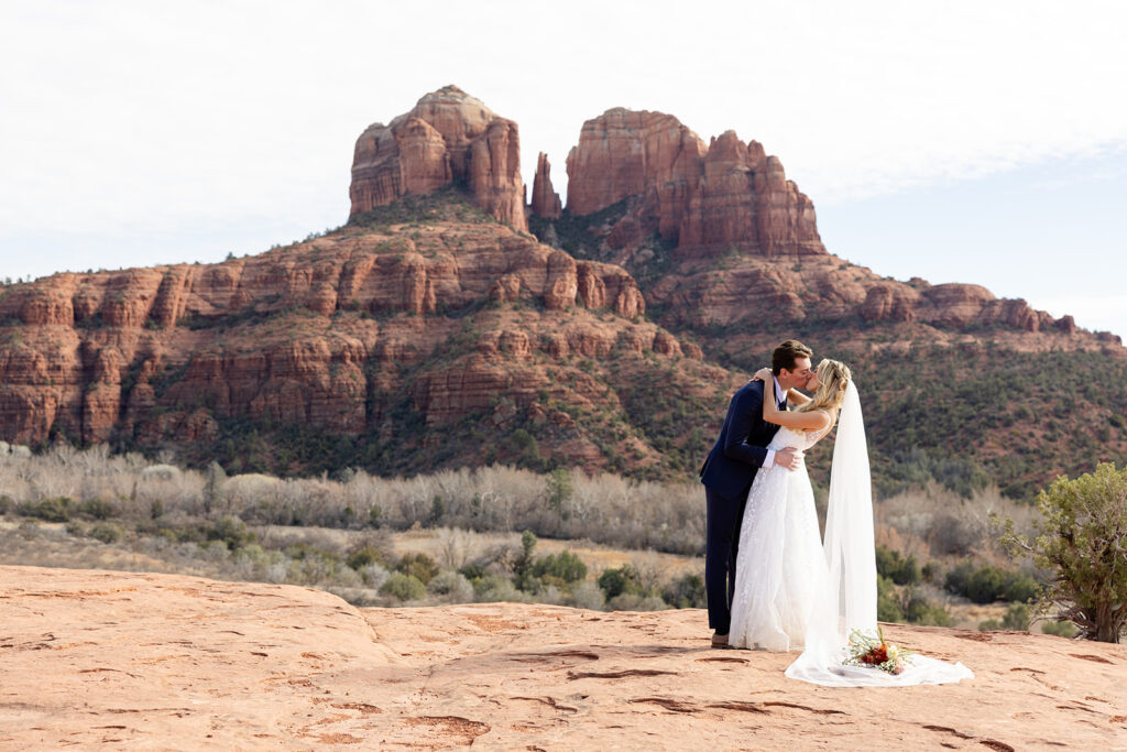romantic sedona elopement at cathedral rock