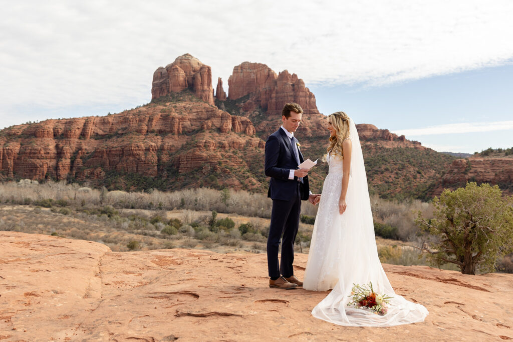 romantic sedona elopement at cathedral rock