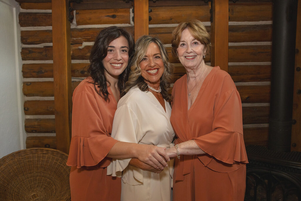 bride getting ready at a cabin in desolation hotel